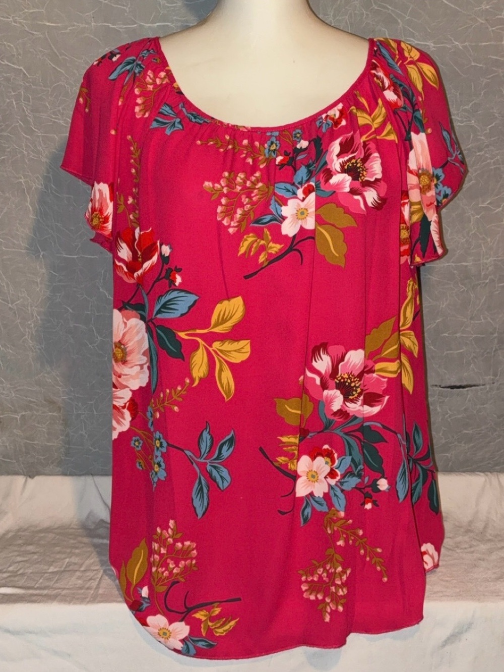 Philosophy XL Pink Floral Cold Shoulder Scoop Neck Blouse